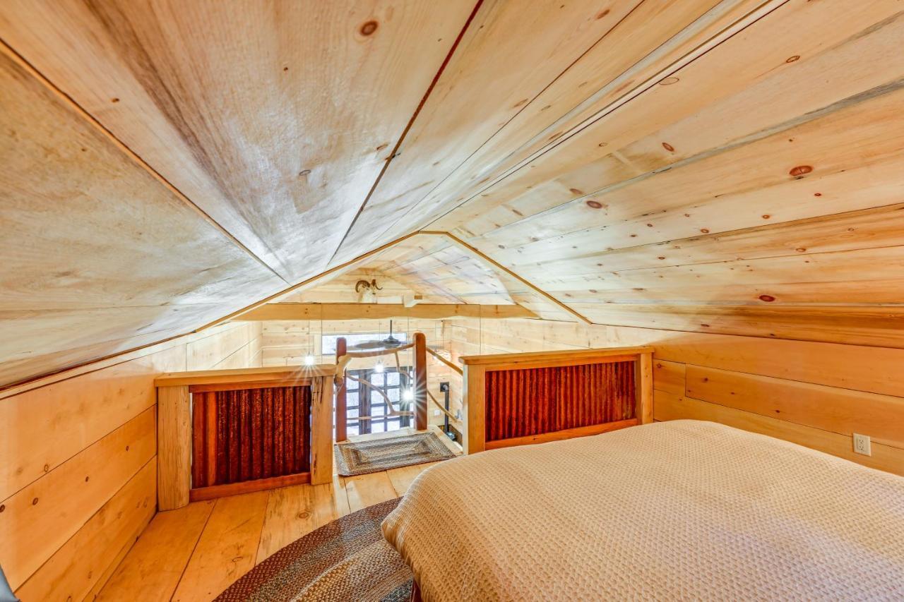 Enchanting Creekside Cabin Near Kings Canyon Park! Badger Kültér fotó