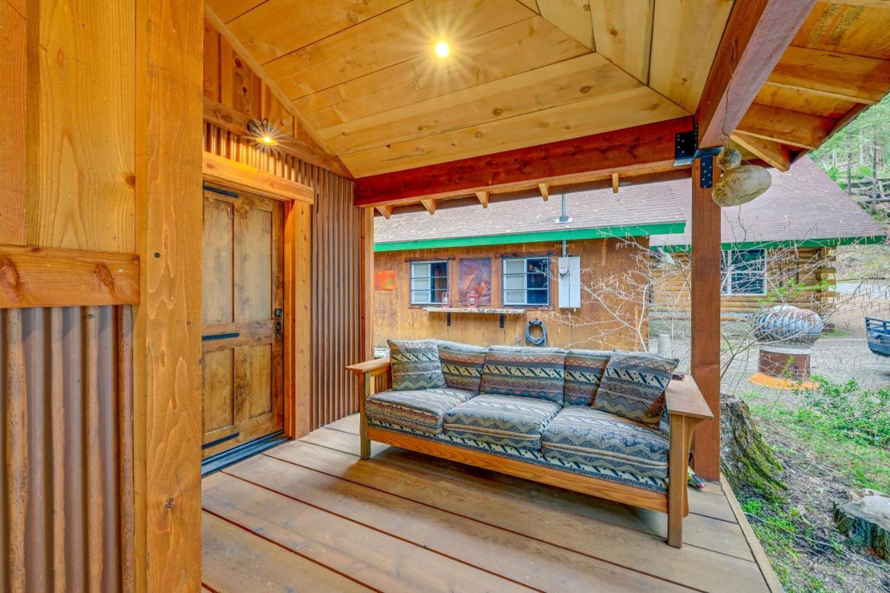 Enchanting Creekside Cabin Near Kings Canyon Park! Badger Kültér fotó